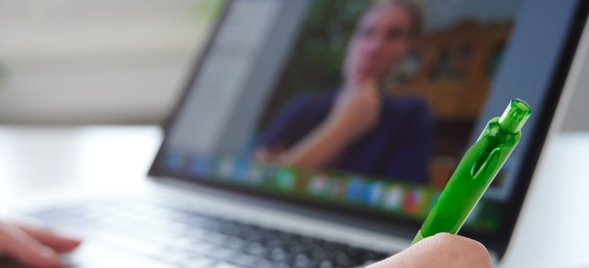 Online-Kurs zum EAP am Laptop.
