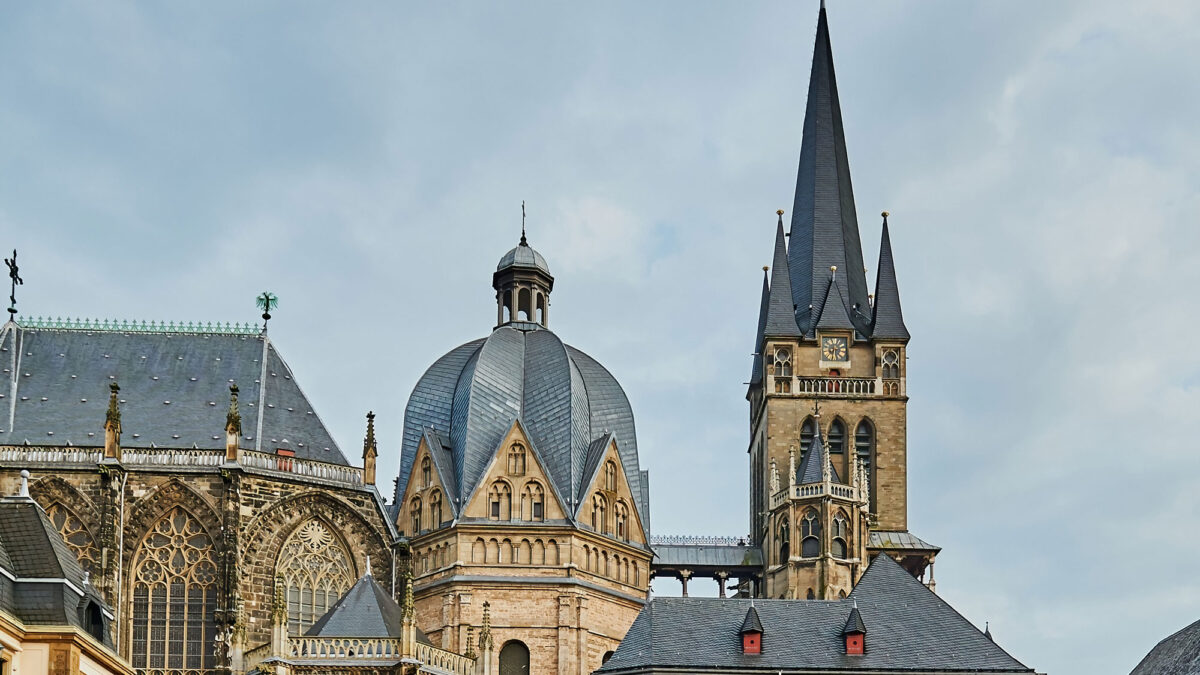 Aachener Dom bei Tag.